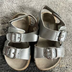 Girls silver leather sandals